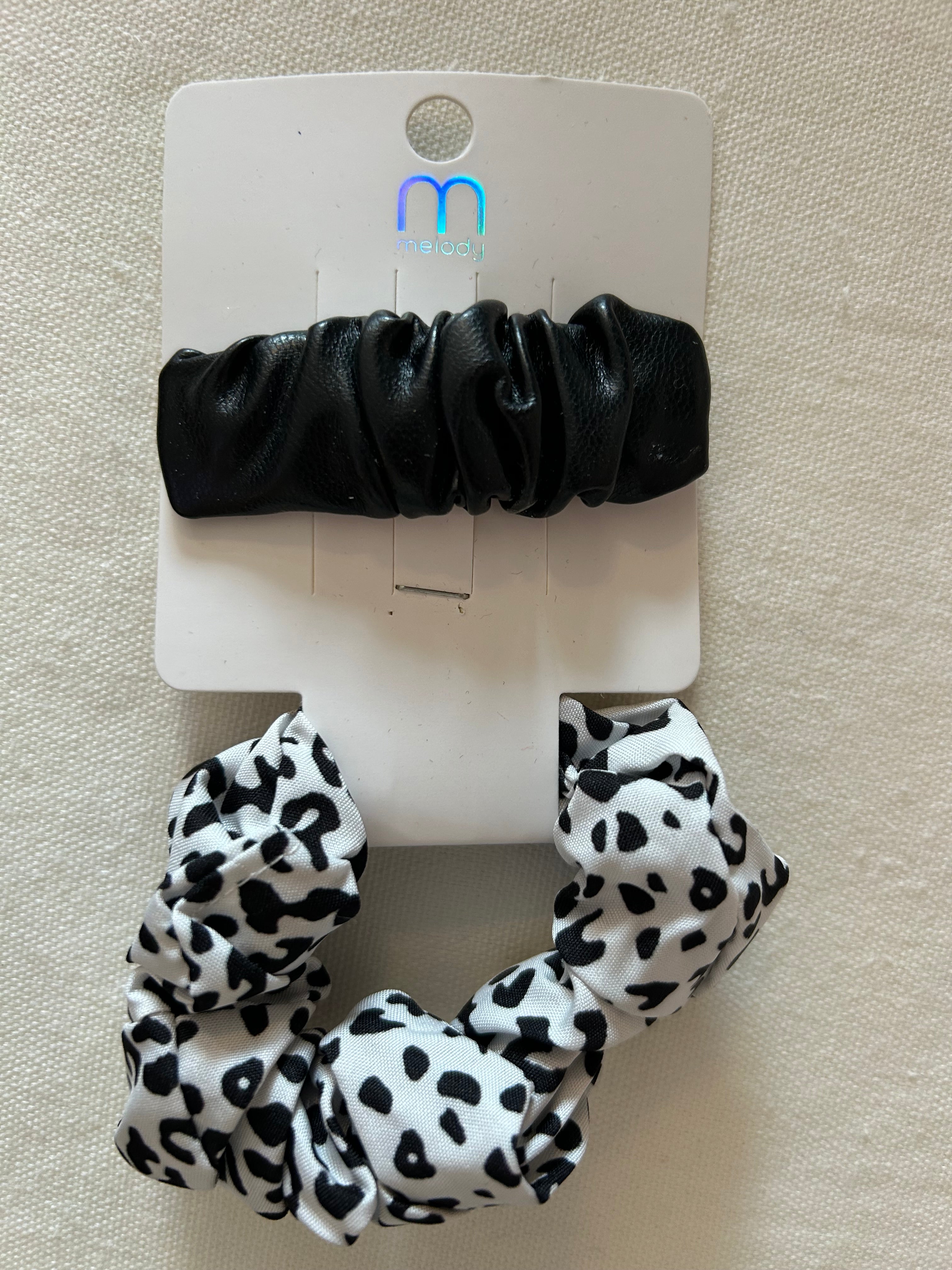 Blk & Wht leopard scrunchie & leather clip