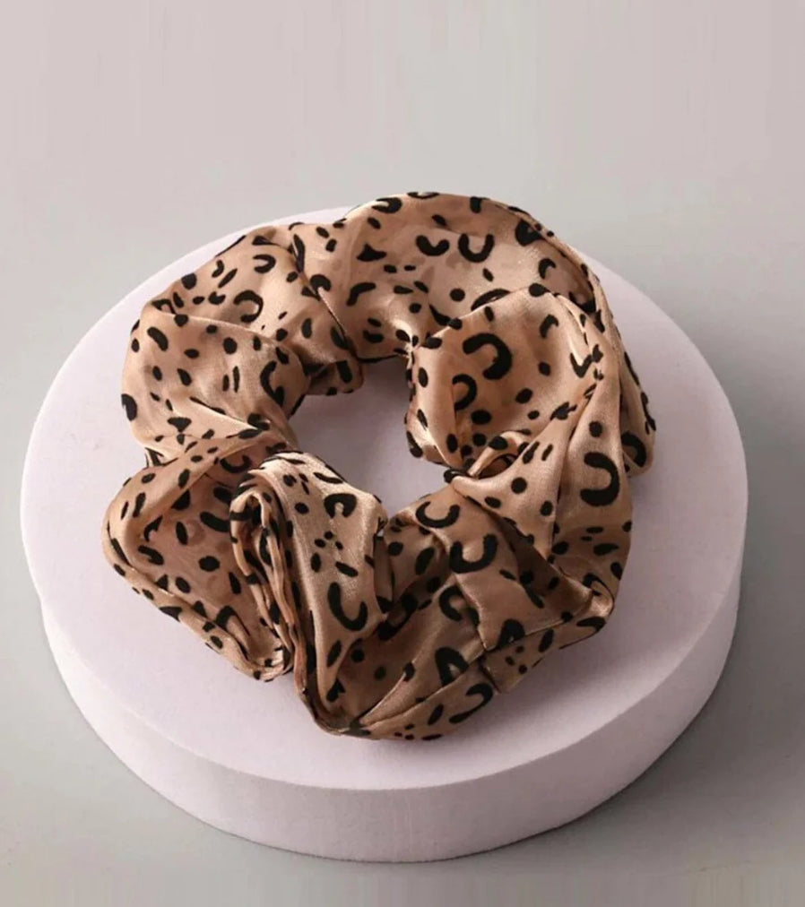 Light brown hair scrunchie