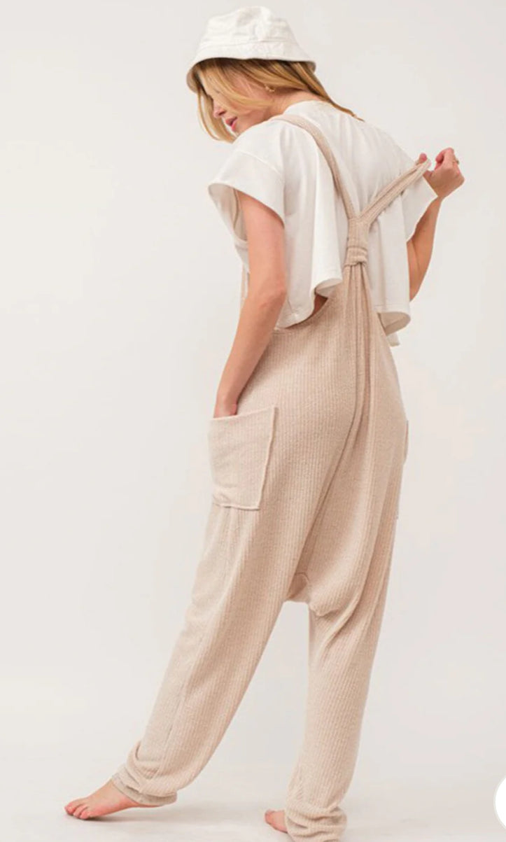WOMEN'S SLEEVELESS FRONT POCKET STRAIGHT LEG WAFFLE JUMPSUIT